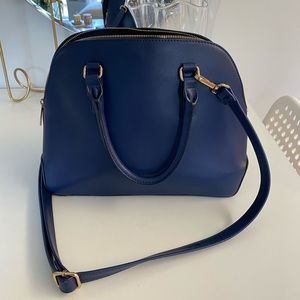royal blue shoulder purse w gold accents!